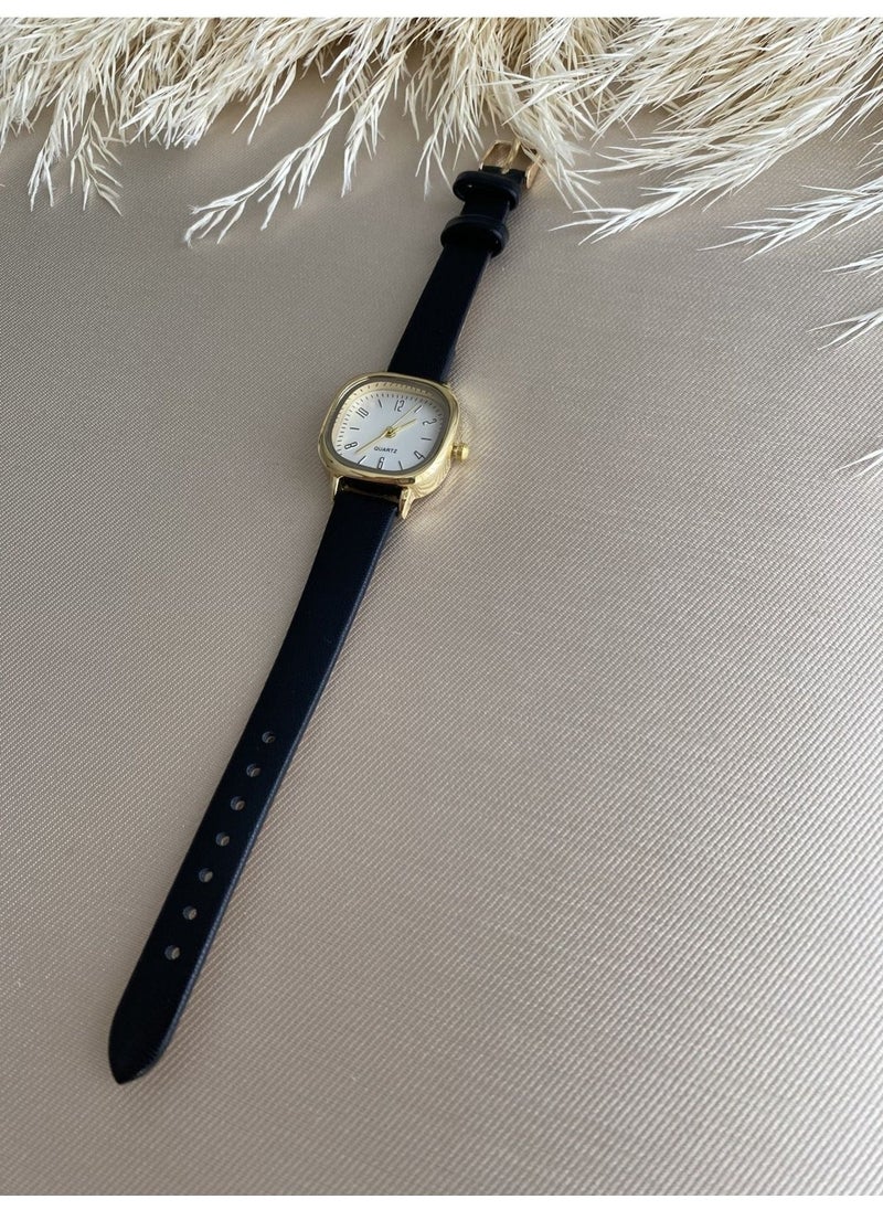 QUARTZ Retro Minimal Vintage Leather Band Women's Wristwatch  - Image 5