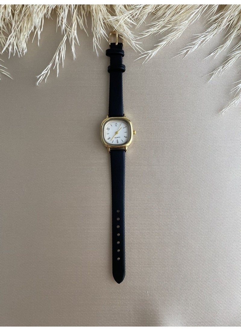 QUARTZ Retro Minimal Vintage Leather Band Women's Wristwatch  - Image 1