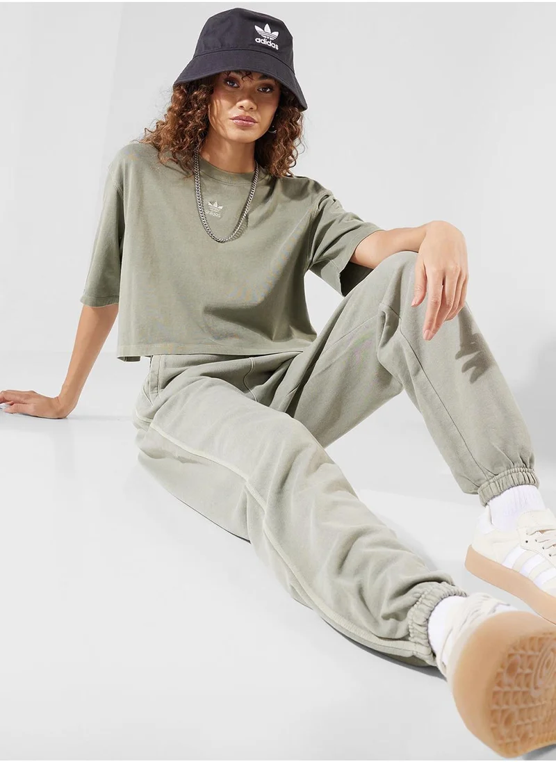 adidas Originals Essentail Cropped T-Shirt