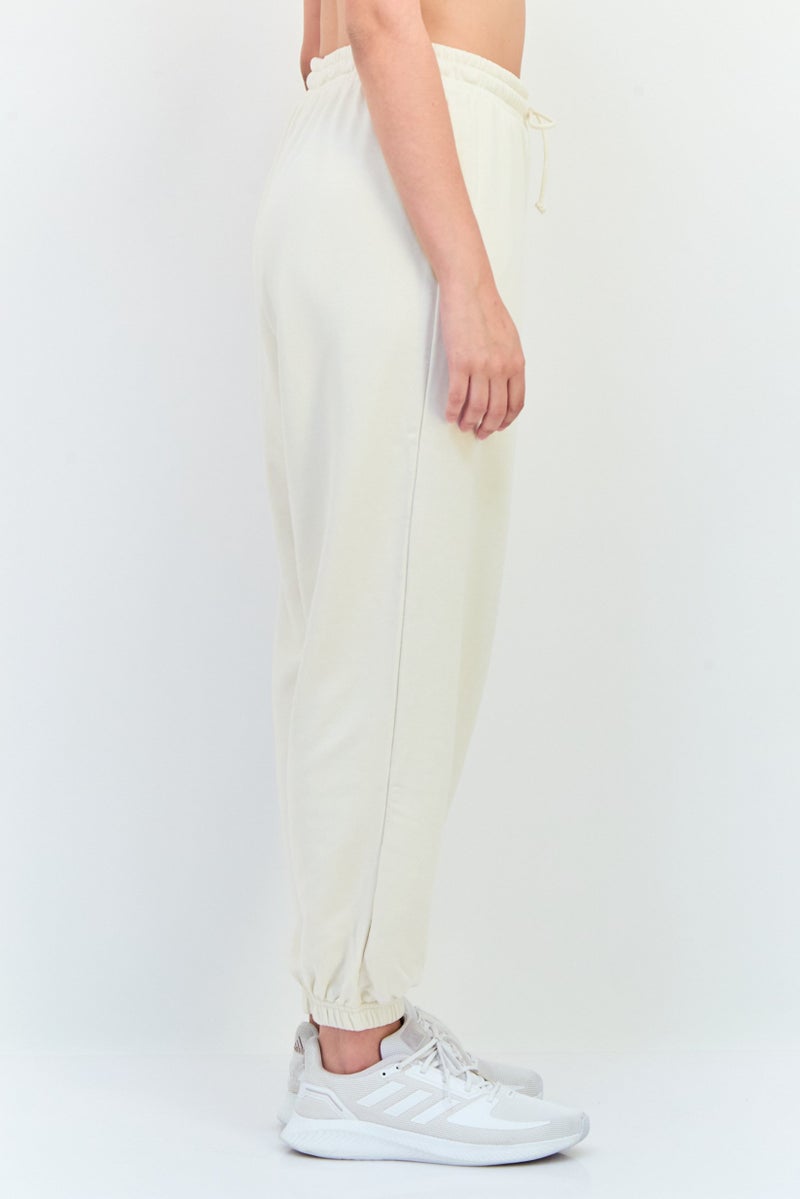 PUMA سروال رياضي نسائي مناسب في الهواء الطلق، أبيض فاتح - Image 2