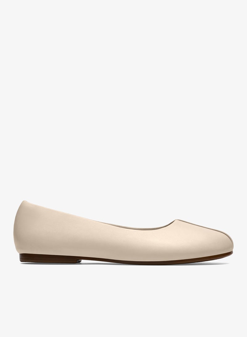 clarks Livia Lily Cream Leather - Image 1