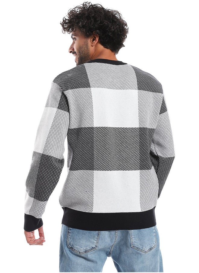 Andora Windowpane Pattern Round Collar Knit Pullover _ Black & OffWhite  - Image 2