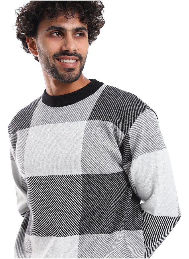 Andora Windowpane Pattern Round Collar Knit Pullover _ Black & OffWhite  - Image 3