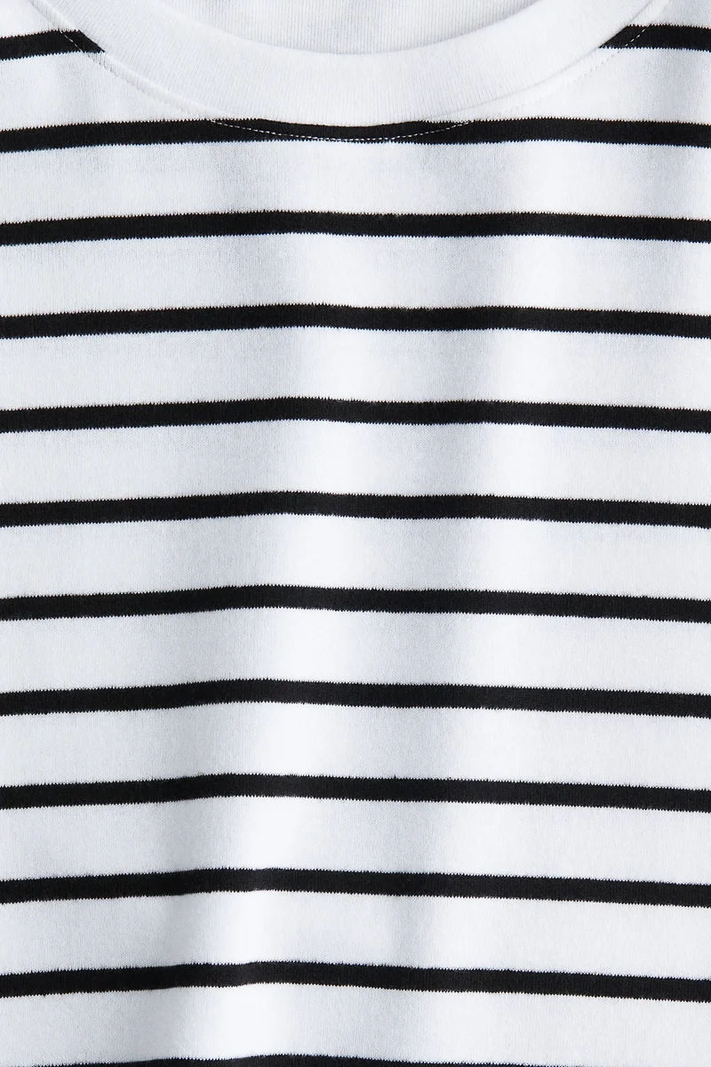 اتش اند ام فستان من الجيرسيه بأكمام قصيرة