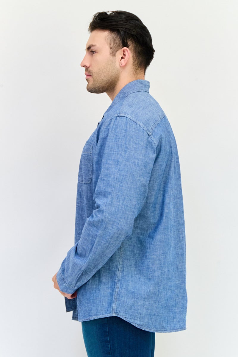 GAP قميص شيمبري طويل الأكمام للرجال بقصة عادية، لون غامق مغسول - Image 2