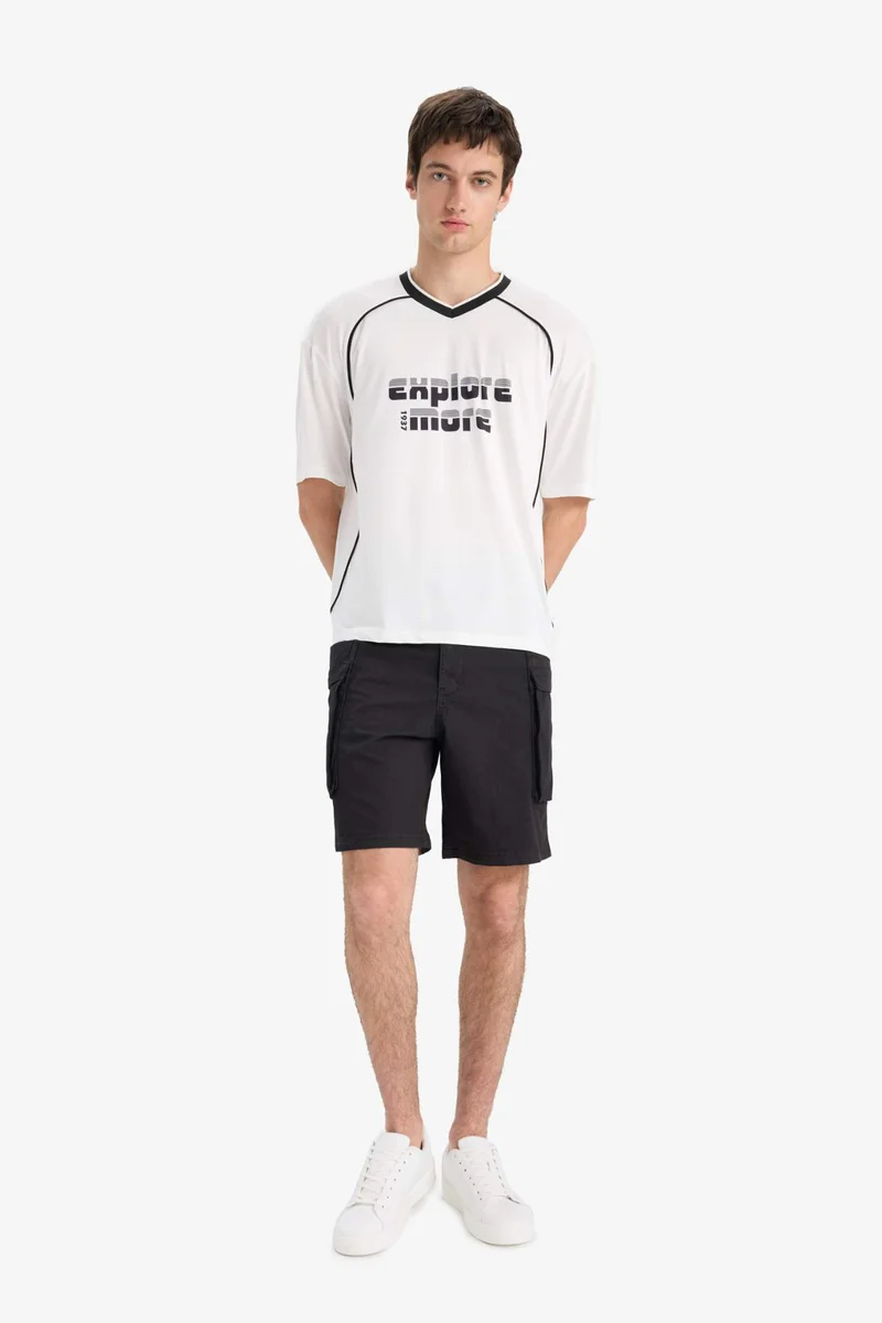 ديفاكتو Loose Fit Crew Neck Short Sleeve T-Shirt