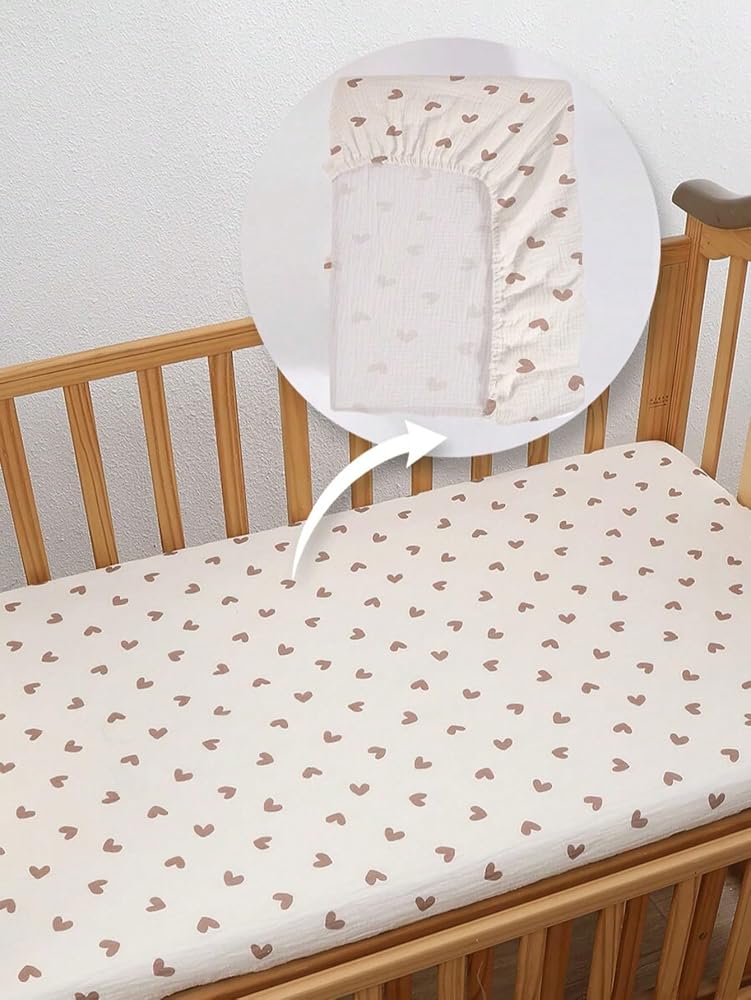مفارش سرير من القطن العضوي للأولاد والبنات، مقاس 52" × 28"، ناعمة ومريحة للتنفس، مناسبة لأسرّة الأطفال القياسية وأسرّة الأطفال الصغار (Love) - Image 1