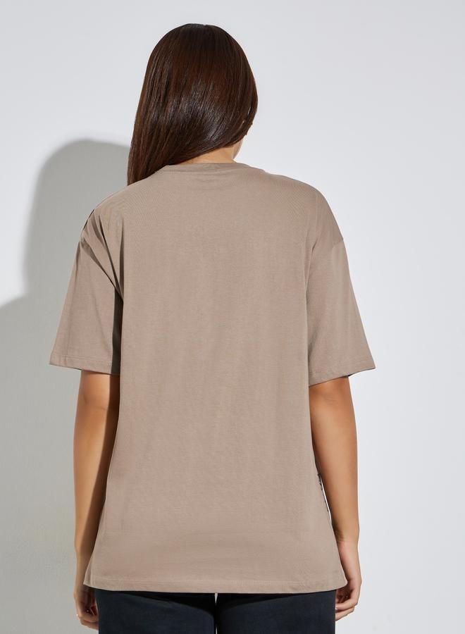 Styli Oversized Slogan Print Longline T-Shirt - Image 4