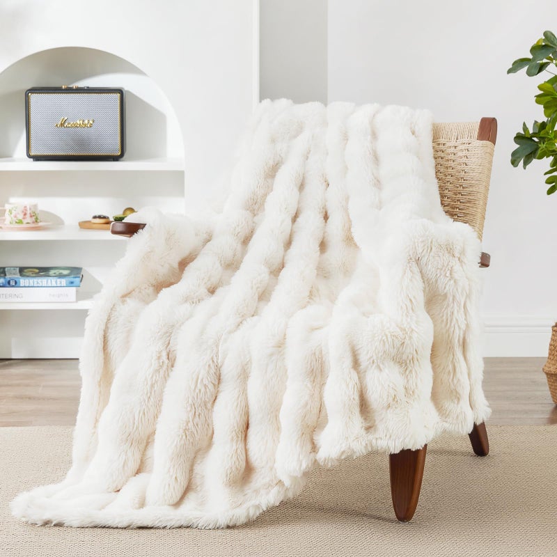 EXQ Home Fluffy Faux Rabbit Fur Throw Blanket for Couch Soft Luxury Bubble Double Sided Plush Blanket Cozy Thick Warm Fuzzy Decorative Blanket for Bed Chair Sofa Living Room50X60Beige