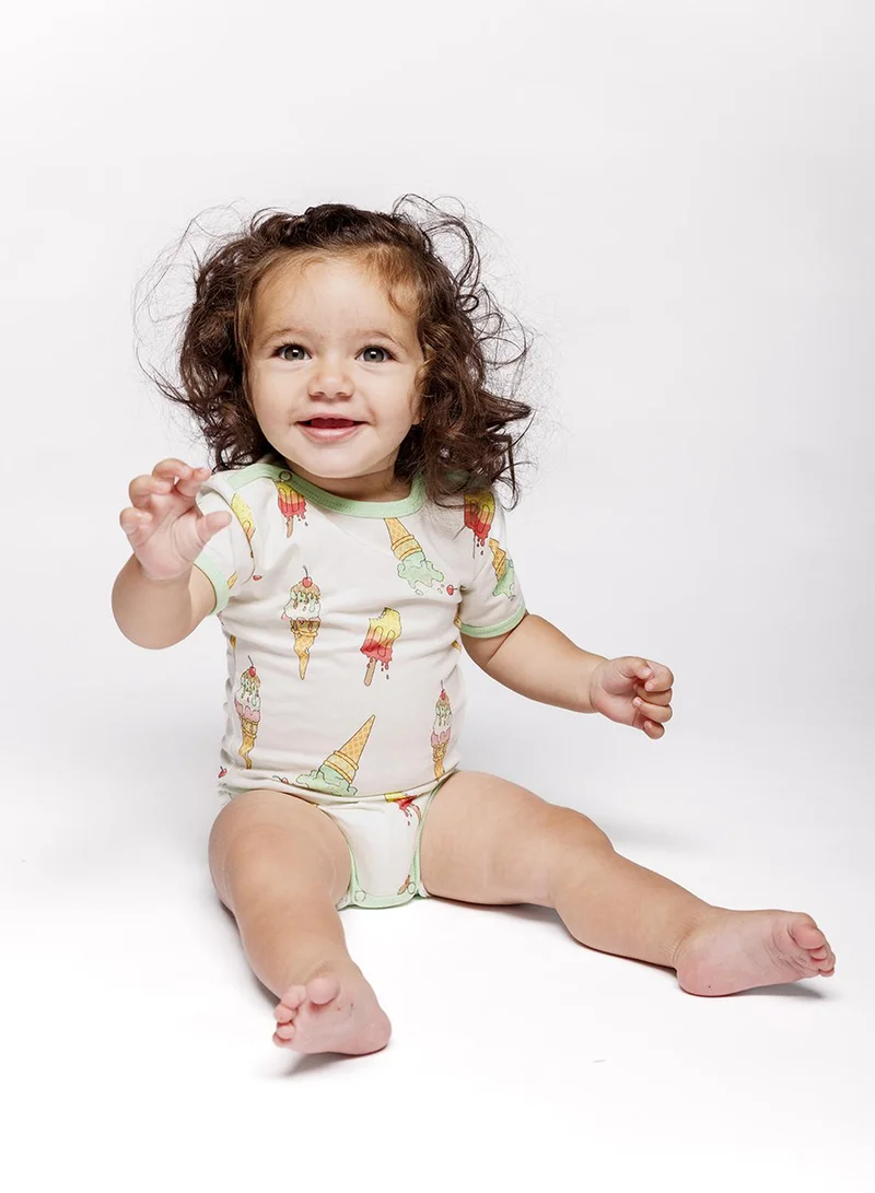 Småfolk Short-sleeved baby body with ice cream