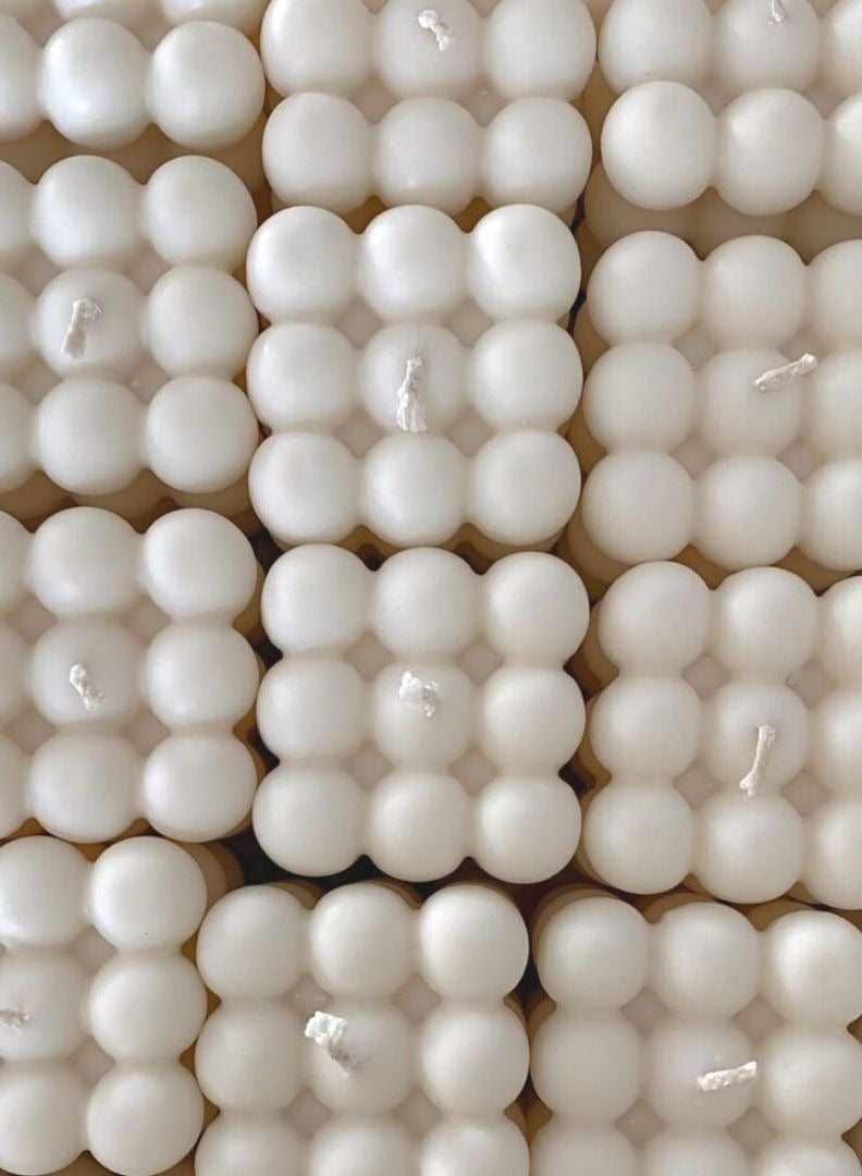 إنشز هوم شمعة فقاعة ويسبر (بيضاء) - Image 1