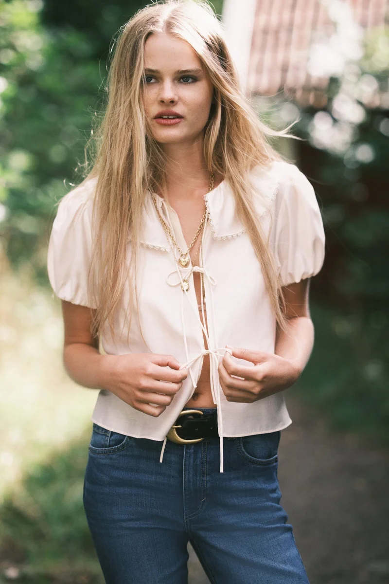 اتش اند ام بلوزة بربطة أمامية