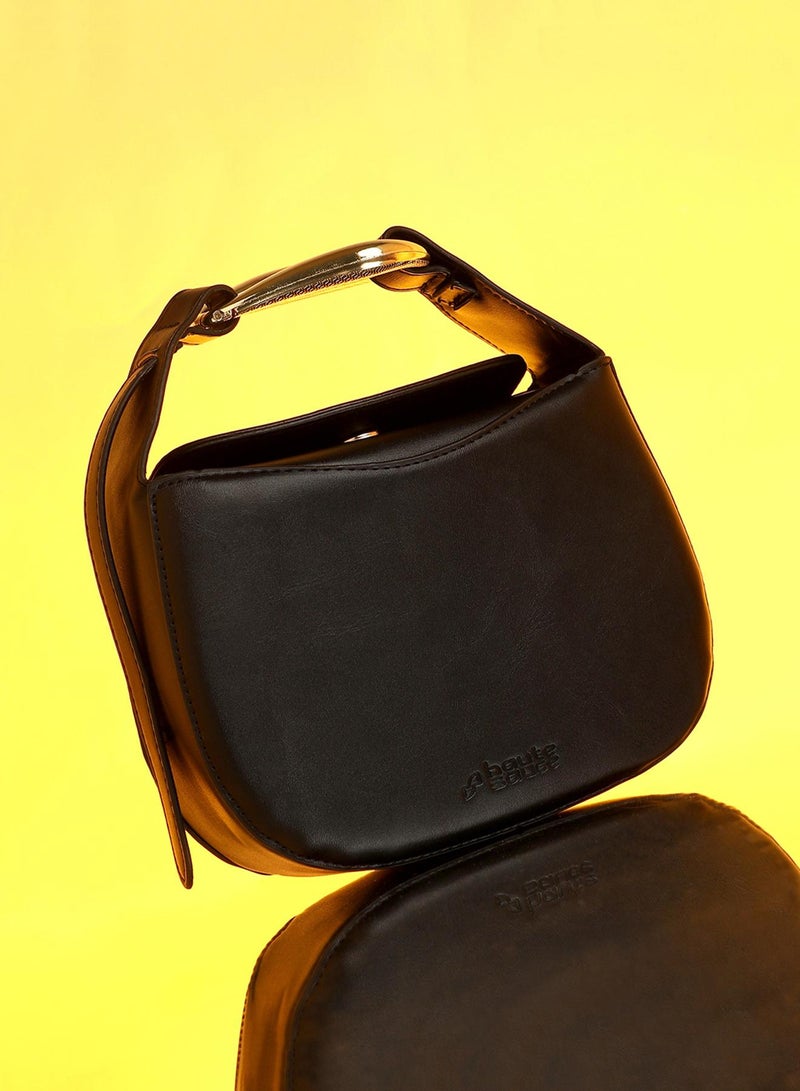 Haute Sauce Solid Magnet Lock Regular Vegan Leather Hand Bag For Women  - Image 4