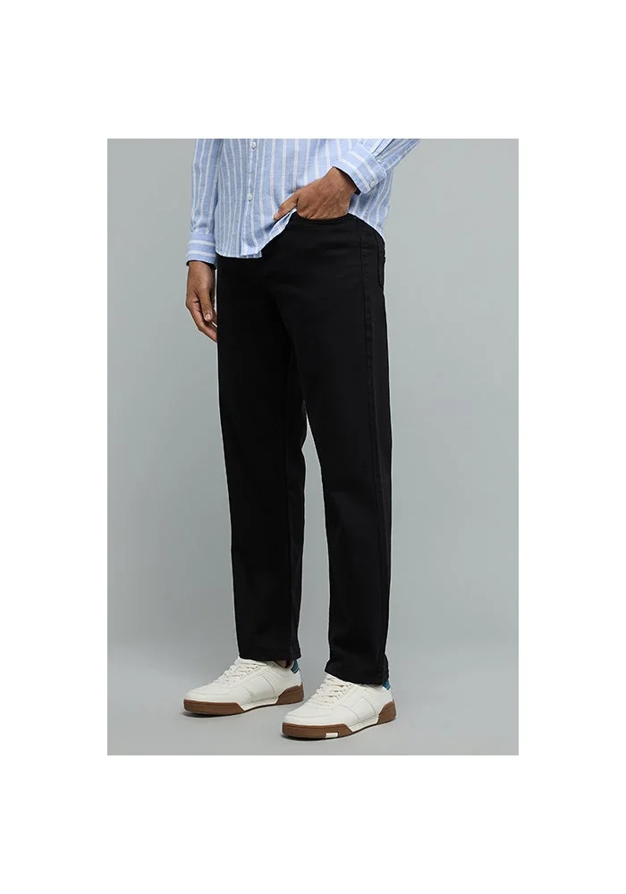 أر أند بي Solid Straight Fit Jeans with Button Closure
