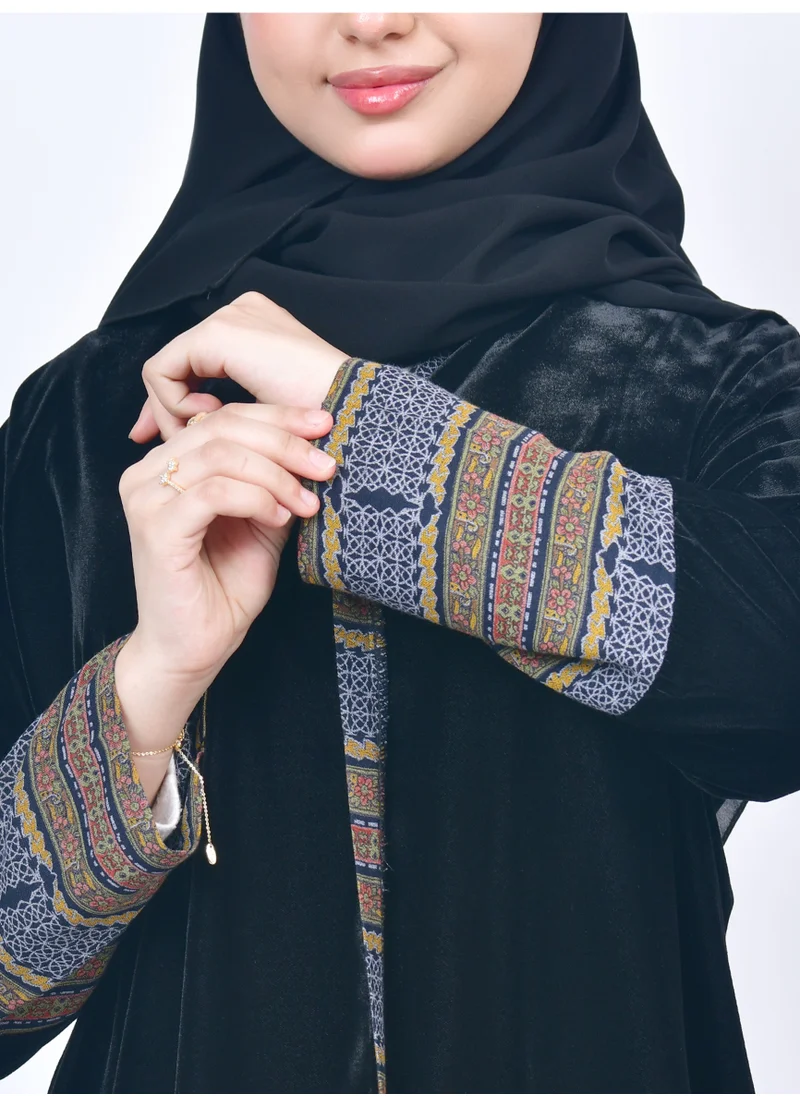 عبايات حوراء عباية بناتية بقماش المخمل الاسود مع تداخل الكشميري