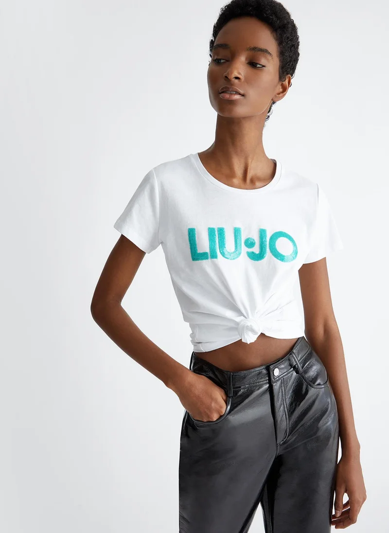 ليو جو تي شيرت مزين بالترتر وشعار الماركة