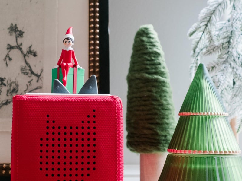tonies The Elf on the Shelf Audio Character, Audiobooks & Songs for Kids, Christmas Stories, For Toniebox, Ages 3+, Includes Toniebox - Image 2