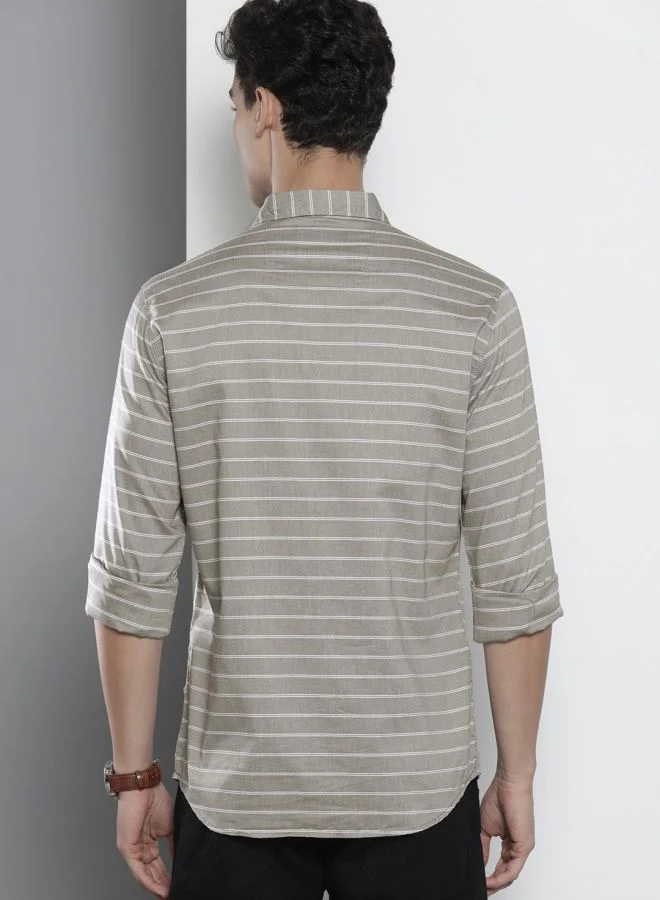 The Indian Garage Co Men Slim Fit Striped Full Sleeves Cutaway Collar Casual Shirt