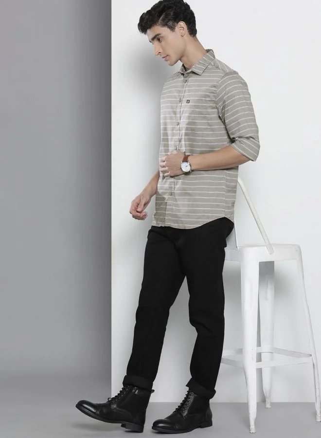 The Indian Garage Co Men Slim Fit Striped Full Sleeves Cutaway Collar Casual Shirt
