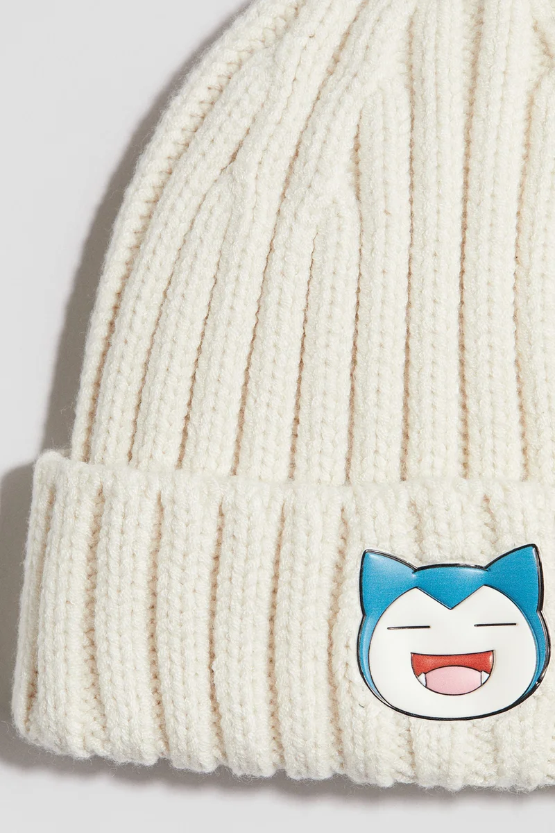 اتش اند ام قبعة بيني محبوكة مزخرفة