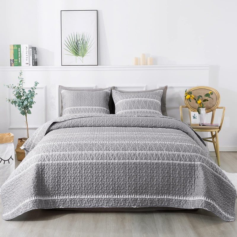 Andency Grey Quilt Set Twin 68x86 Inch 2 Pieces1 Striped Triangle Printed Quilt and 1 Pillowcase Bohemian Summer Lightweight Reversible Microfiber Bedspread Coverlet Sets