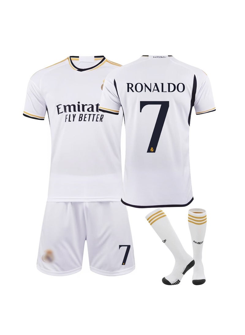 عام قميص كرة القدم المنزلي لعام 2023/24 لكريستيانو رونالدو رقم 7، مع مجموعة هدايا تتضمن القميص، والشورت، والجوارب، متوفرة بأحجام للأطفال والكبار. هدية رائعة لأصدقاء المشجعين. - Image 1