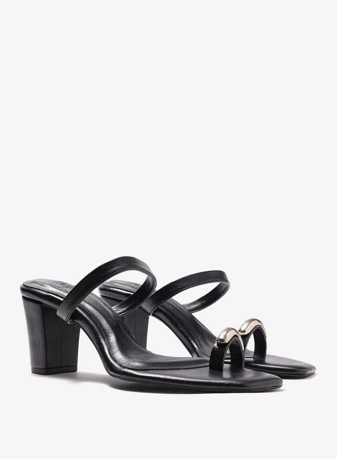 Pair-Ie Tales Black Metallic Toe-Ring Block Heel Sandals