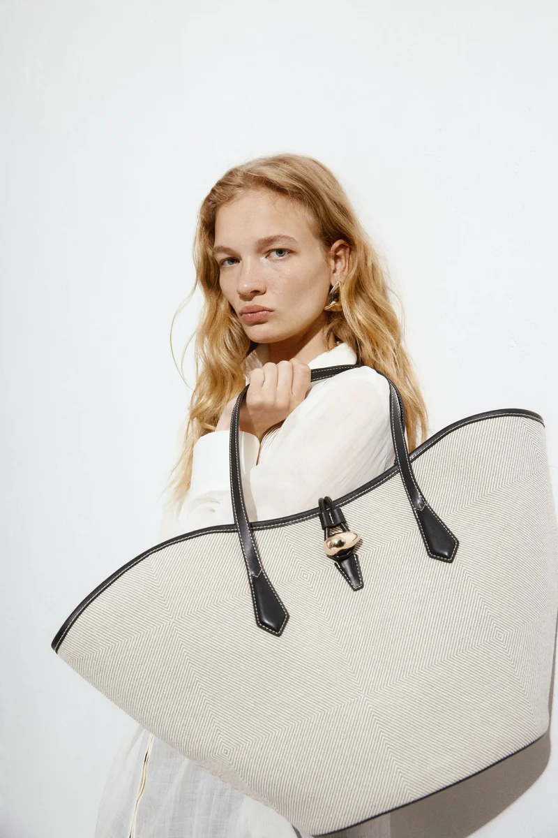 اتش اند ام حقيبة واسعة