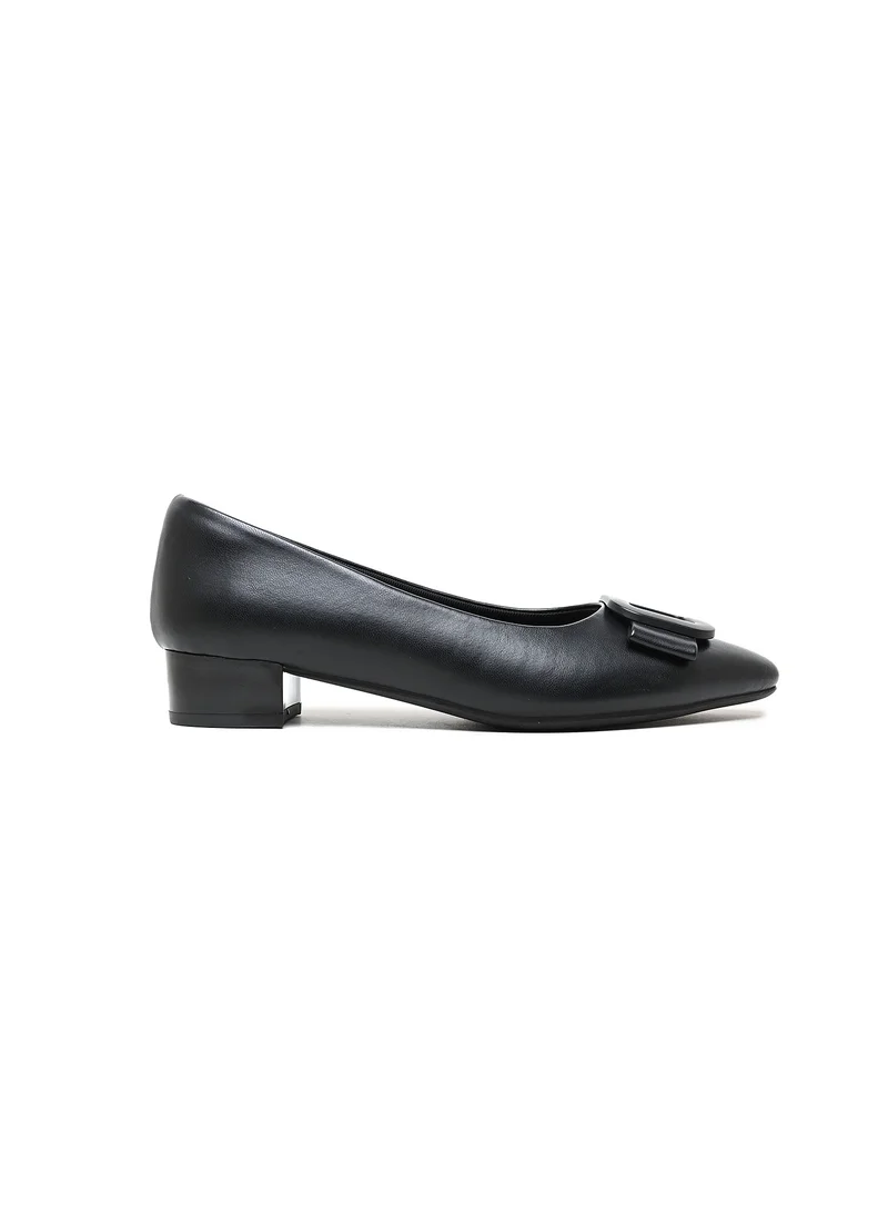 كيوبل leather pump with a low block heel