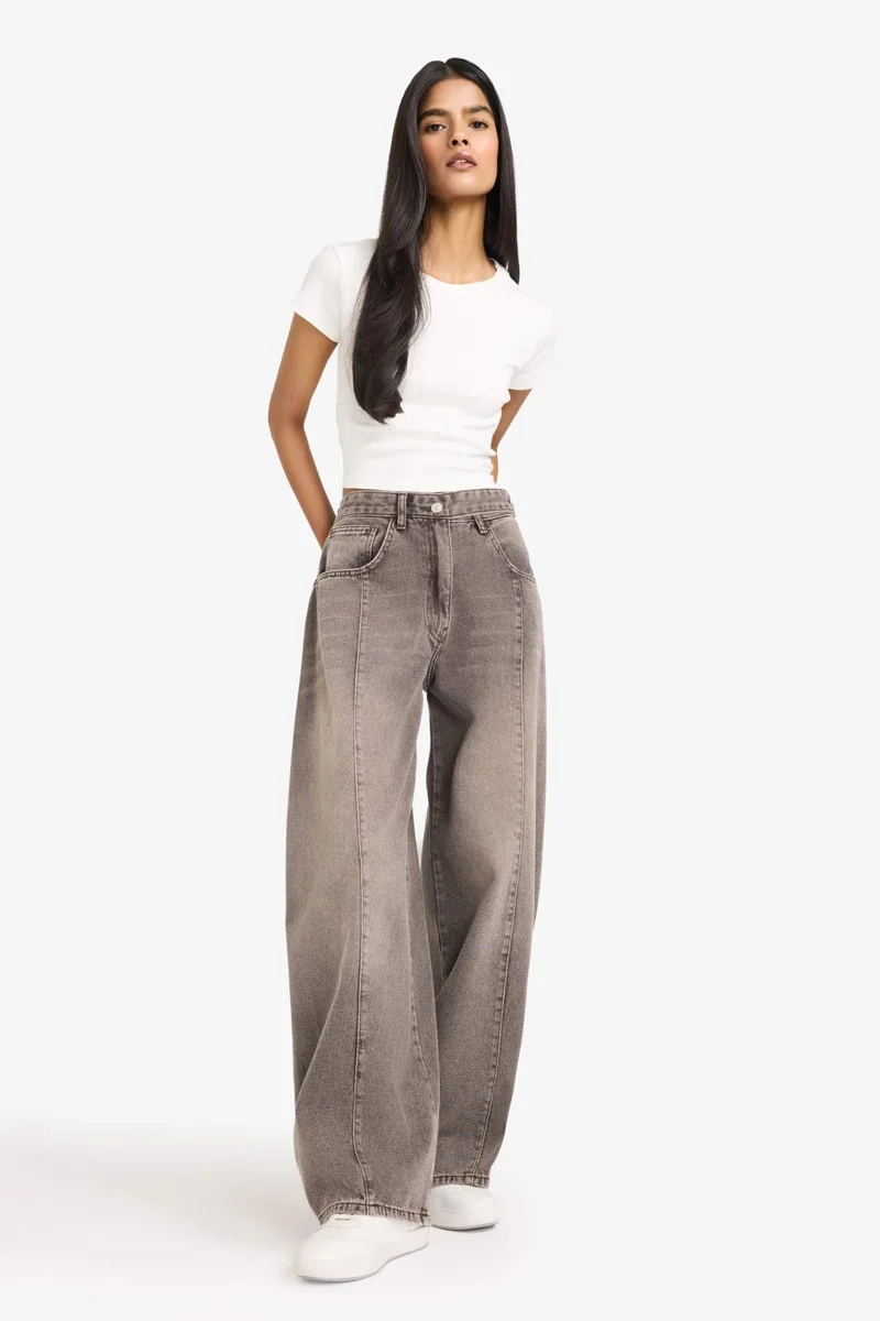 ديفاكتو Barrel Fit High Waist Washed Jeans