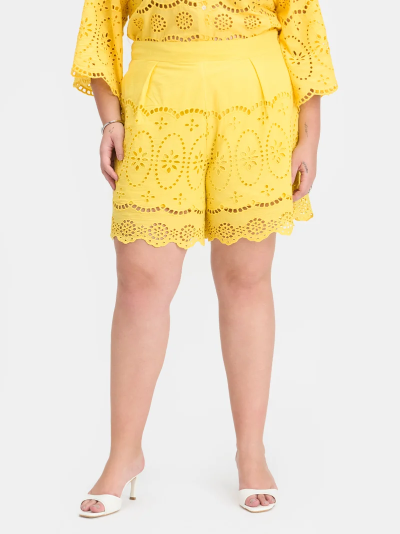 فيرجيو Embroidered Cotton Schiffli Plus Size Shortss With Scalloped Hem for Women