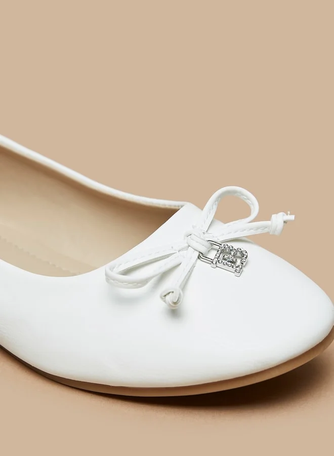 فلورا بيلا من شو إكسبرس Girl's Solid Slip-On Ballerina Shoes With Bow Applique