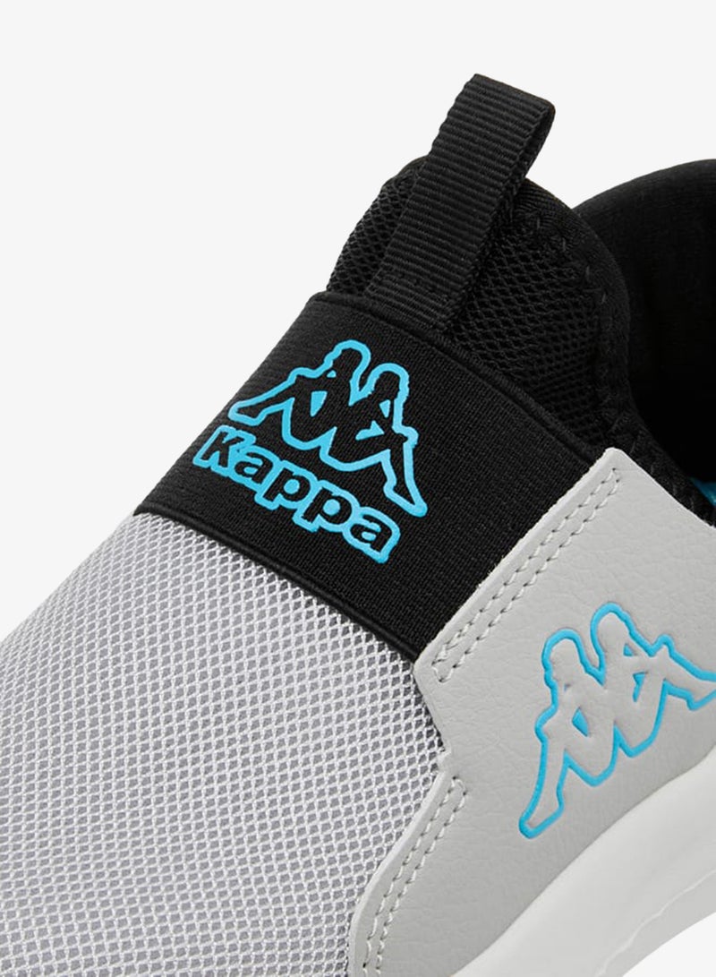 كابا حذاء رياضي سهل الارتداء للأولاد بتفاصيل شعار ولسان سحب - Image 4