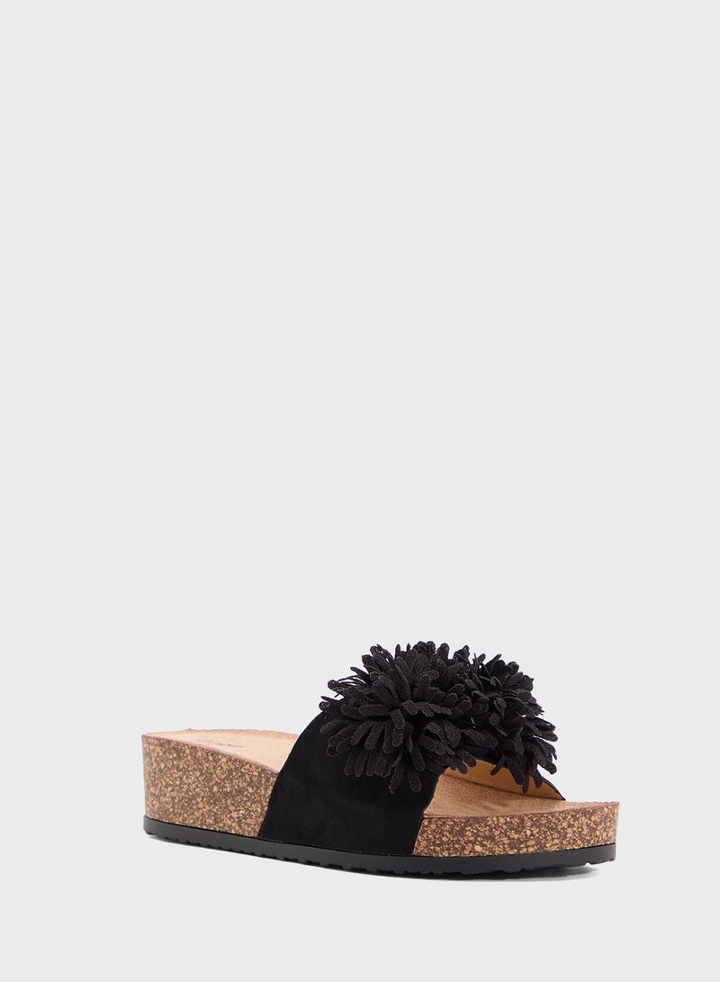 جينجر صندل مسطح كبير بطبعة زهور - Image 2