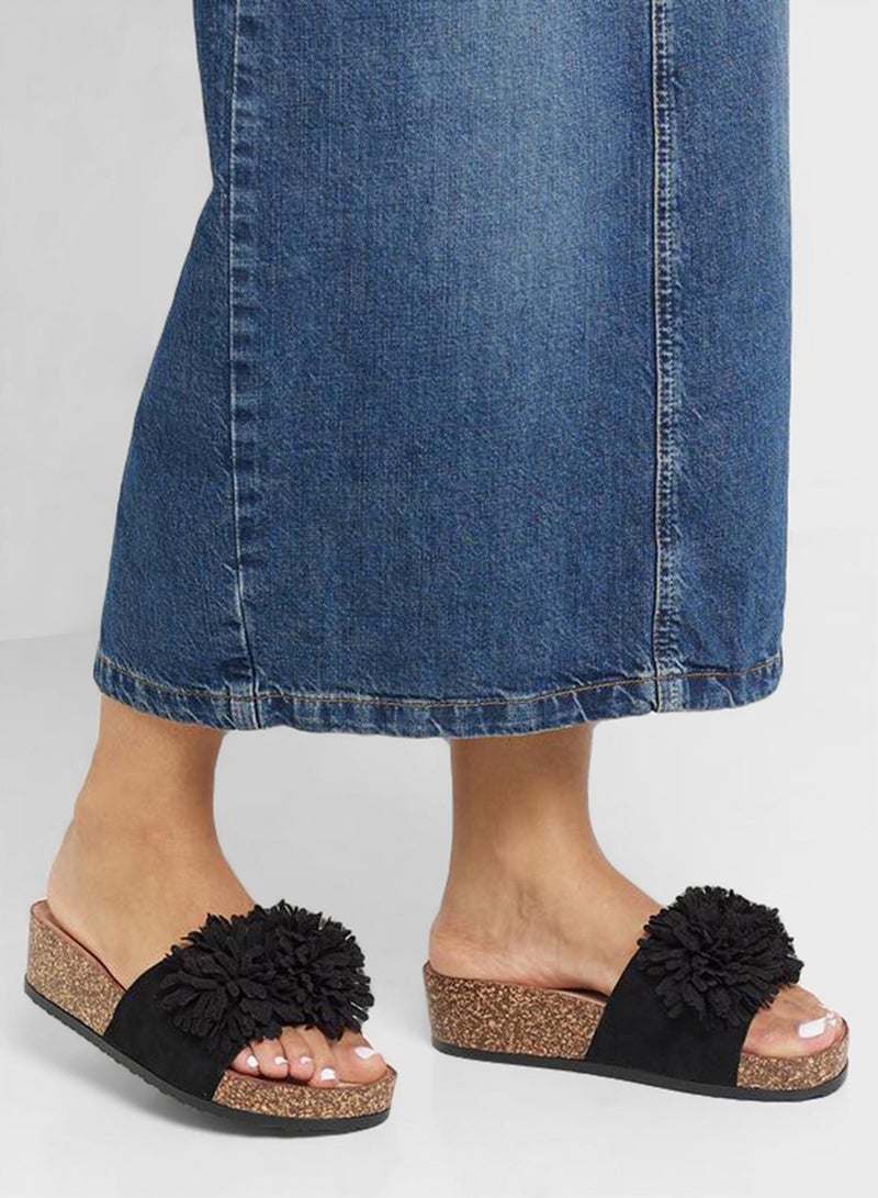 جينجر صندل مسطح كبير بطبعة زهور - Image 5