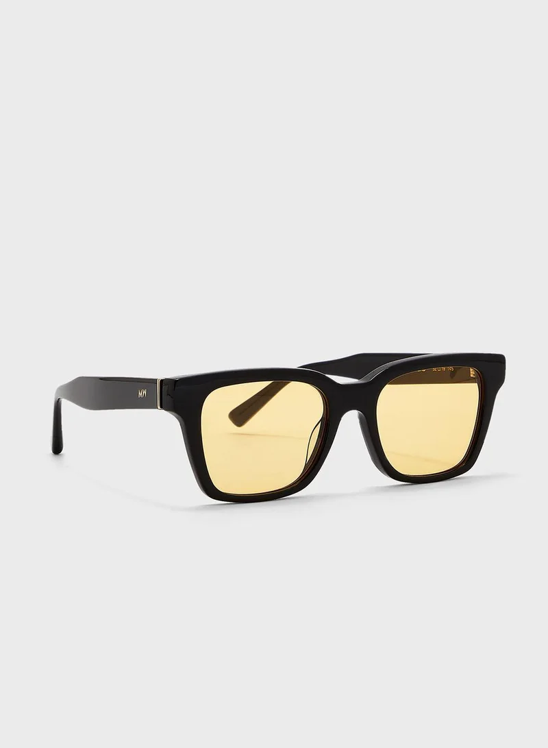 MESSYWEEKEND Dean Shape Sunglasses