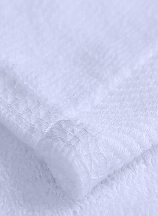 طقم مناشف حمام 100% قطن - طقم مناشف استحمام قطنية 2 قطعة ماص سريع وصديق للبشرة، 1 قطعة منشفة استحمام/وجه ناعمة أساسية و1 قطعة مناشف للاستحمام والسبا - فائقة النعومة، رقيقة وذات قدرة امتصاص عالية - طقم مناشف حمام بيضاء - Image 4