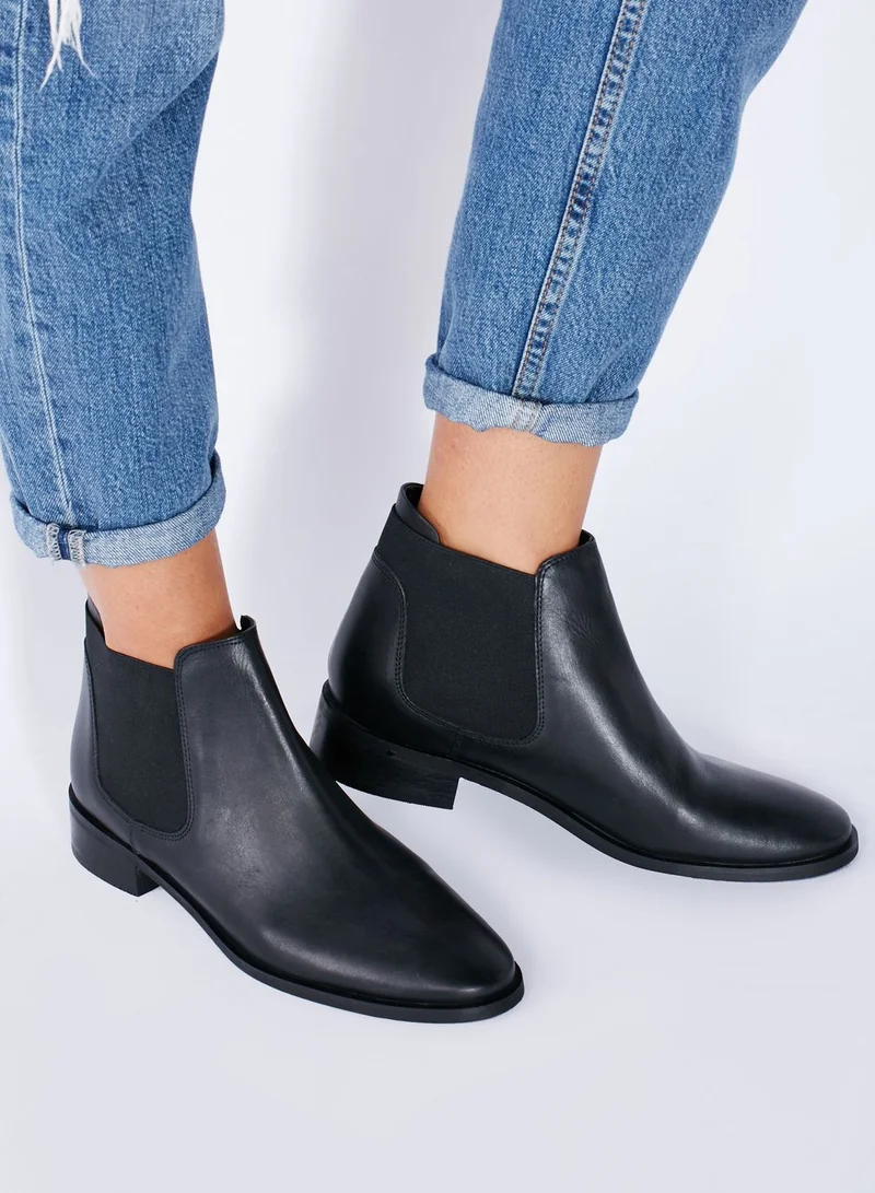 TOPSHOP Basing Chelsea Boots