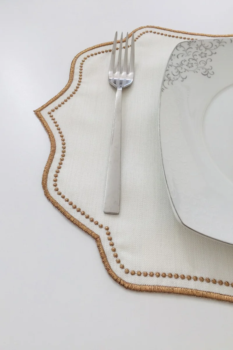 Nisahometeks 6 Pieces Embroidered Linen Placemat - Linen Plate
