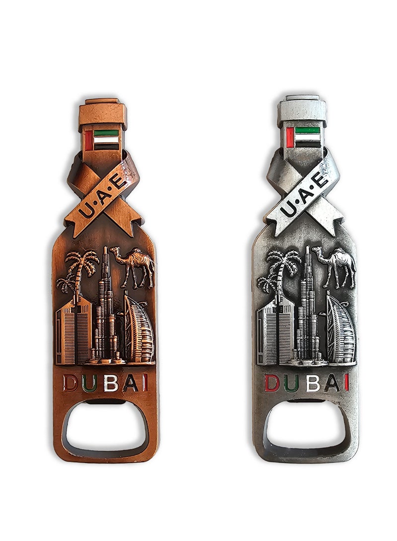 سوق الهدايا التذكارية قطعتان من فتاحات زجاجات مغناطيسية للثلاجة على شكل زجاجات، تتميزان بمعالم دبي الشهيرة - تذكار أنيق وعملي من دبي للمنزل أو كهدية، نحاسي، لون عتيق - Image 1
