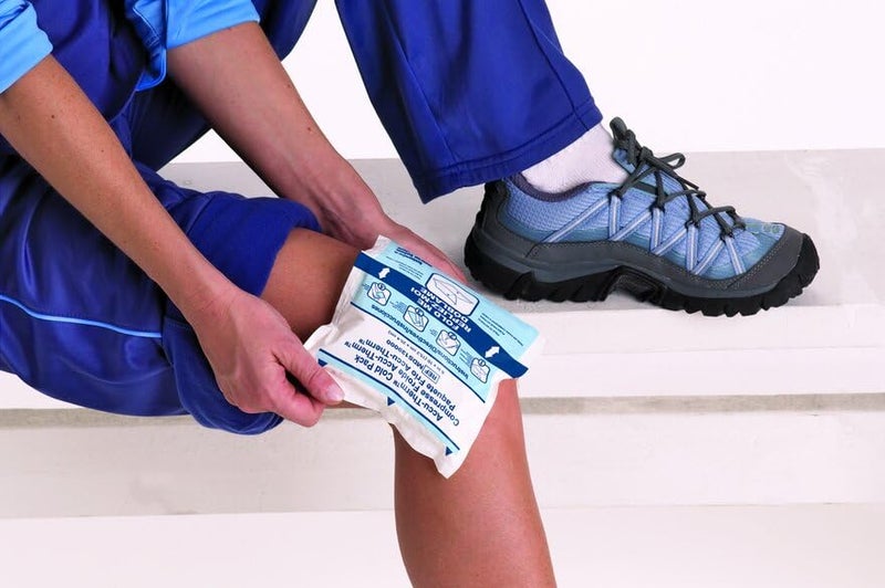 Medline AccuTherm Instant Cold Pack Heavyweight 6 Width x 10 Length Pack of 24 - Image 1