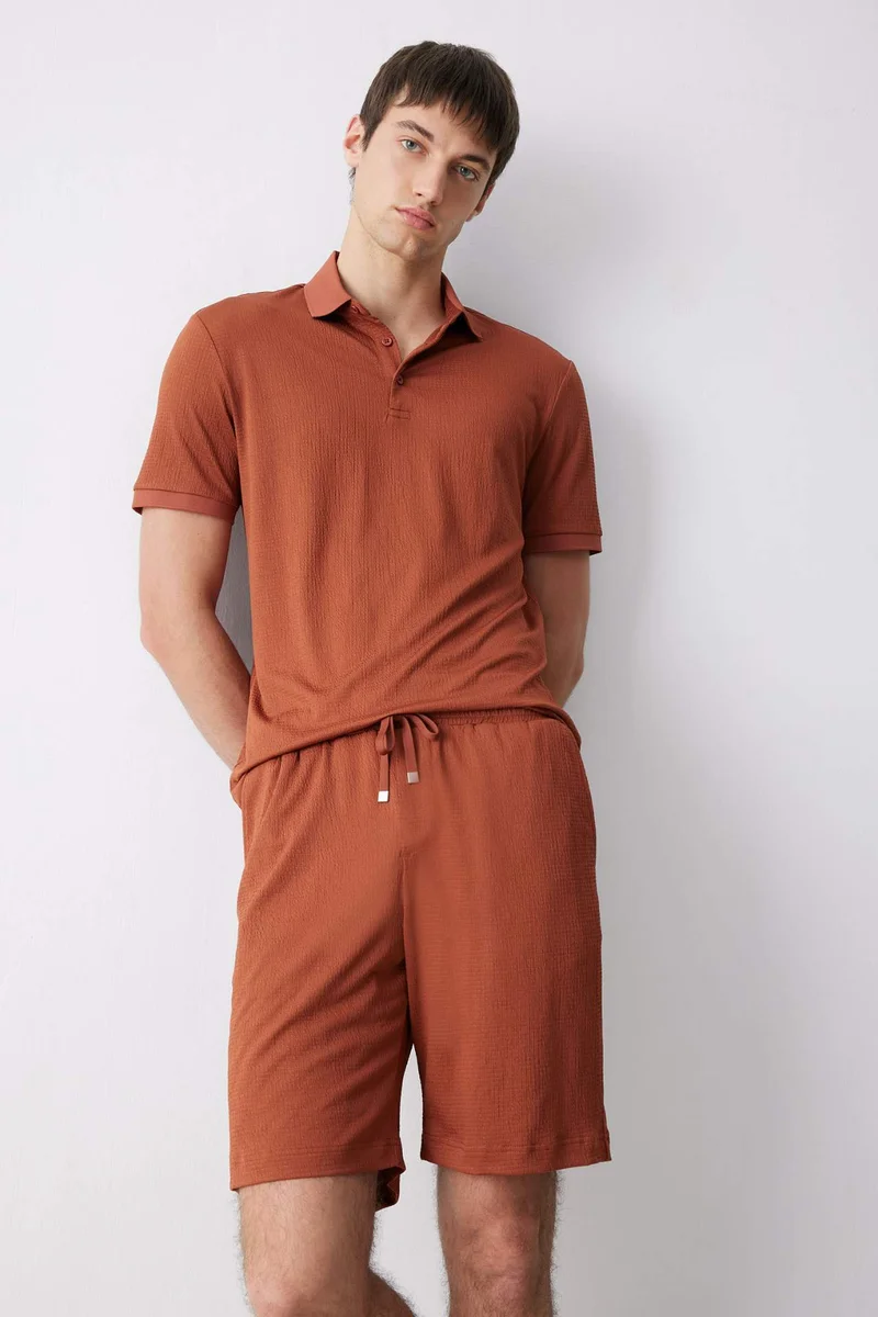 ديفاكتو Slim Fit Textured Short Sleeve Crinkle Polo T-Shirt