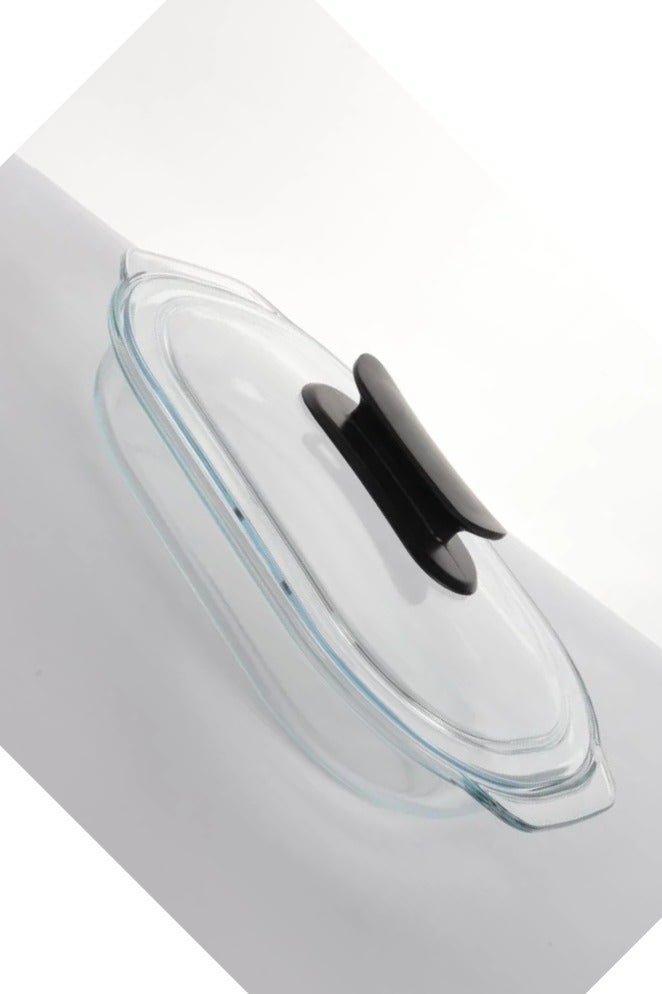 A luxurious touch to your table – a clear oval-shaped tray with an elegant glass lid and a comfortable heat-resistant handle.