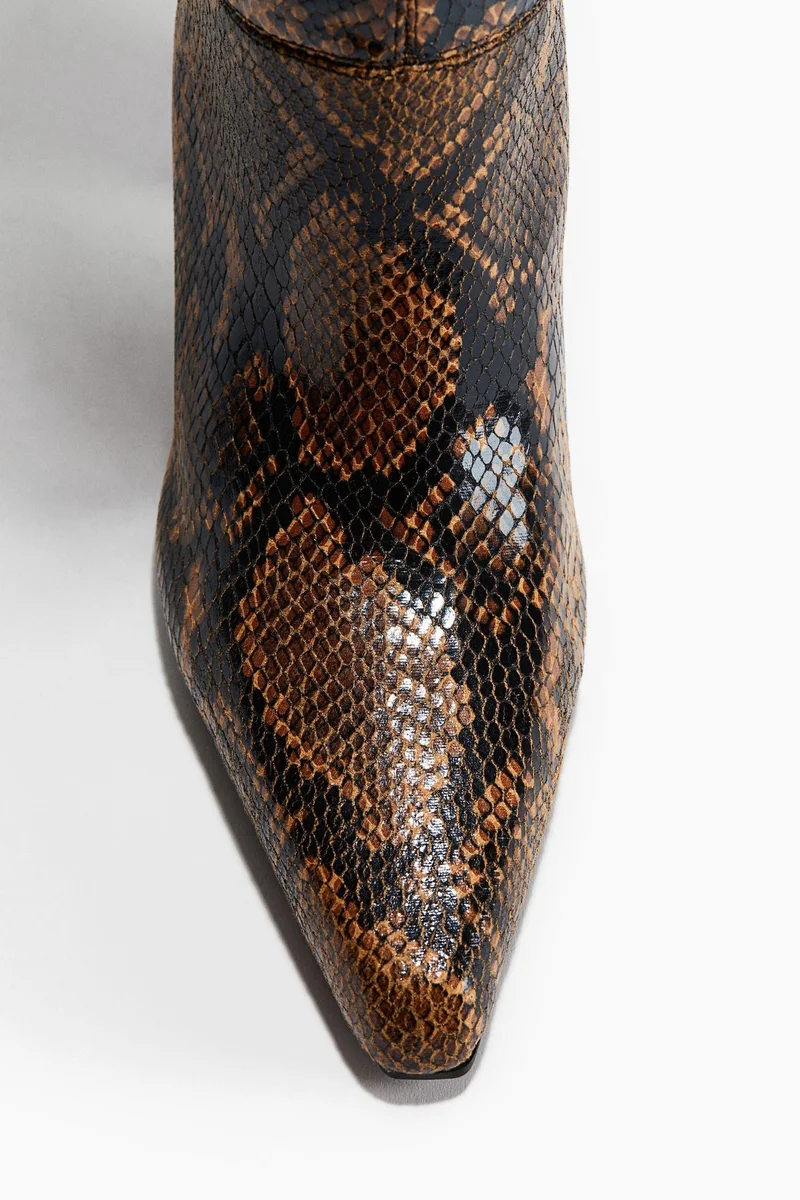 اتش اند ام بووت بطول يصل للركبة