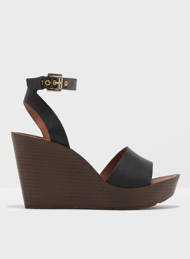 TOPSHOP Part Wedges