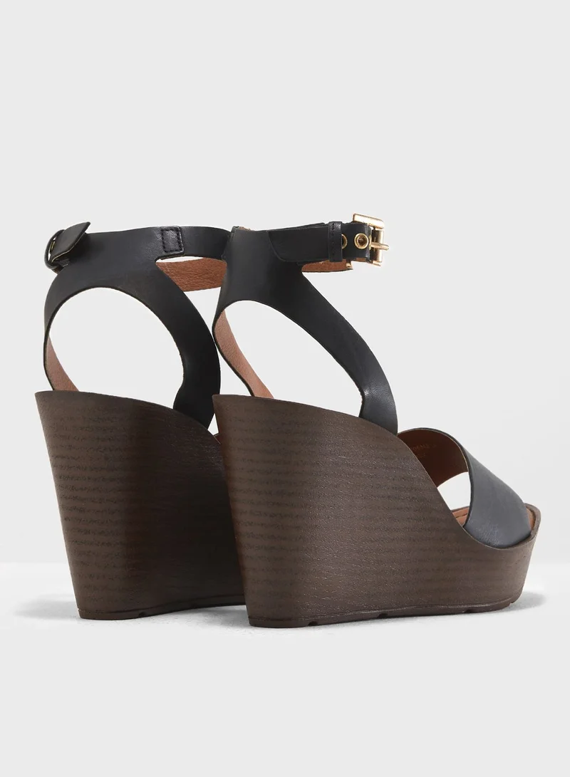 TOPSHOP Part Wedges