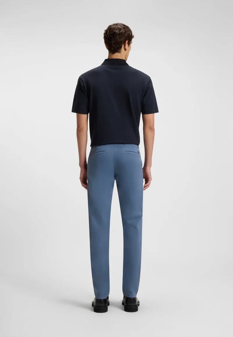 بوس بنطلون بقصة ضيقة من ساتان القطن المطاطي