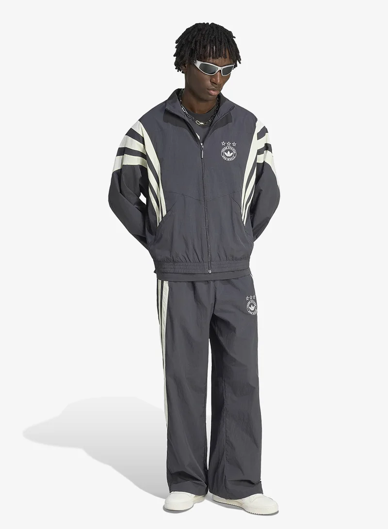 Adidas Originals BLACK Essential Logo Jacket for Men | Best Price UAE