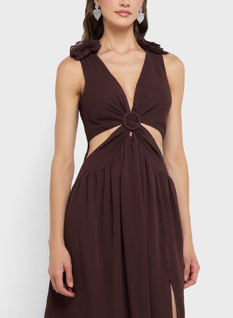 Style Cheat Layla Maxi Dress With Shoulder Corsage - Image 3