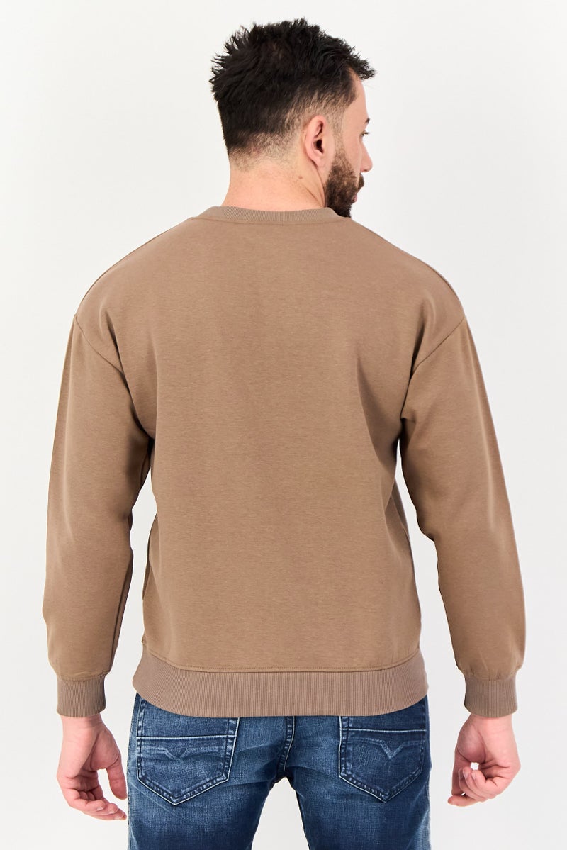 Core Elements سويت شيرت رجالي بأكمام طويلة بياقة دائرية، بني - Image 3